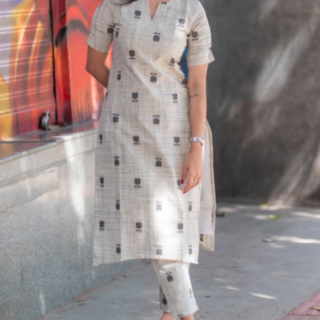 Geometric Printed Notch-Neck Straight Kurta With Trousers