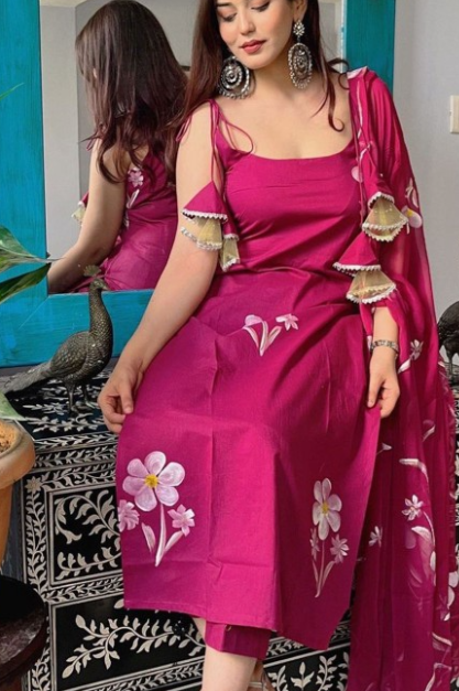 Women Ethnic Motifs Printed Regular Kurta with Trousers & With Dupatta