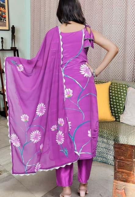 Women Floral Printed Regular Kurta with Trousers & With Dupatta - Image 2