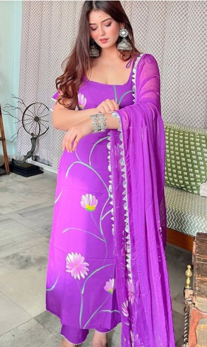 Women Floral Printed Regular Kurta with Trousers & With Dupatta