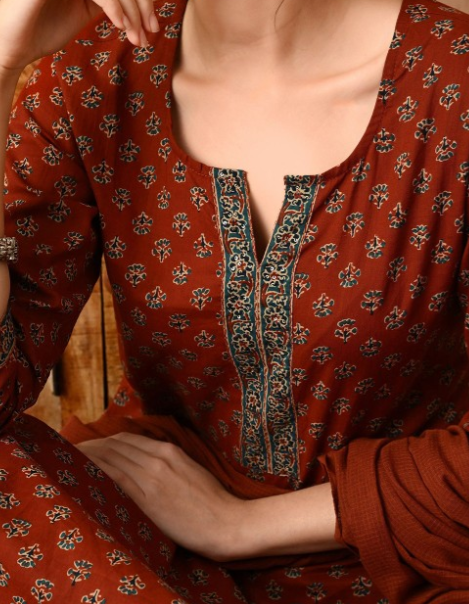 Women Floral Printed Regular Pure Cotton Kurta with Trousers & With Dupatta - Image 3